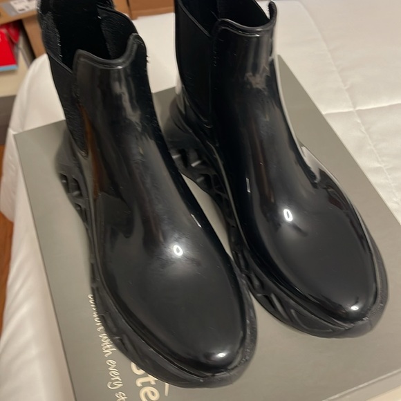 Spring step patent rain boot - Picture 2 of 13